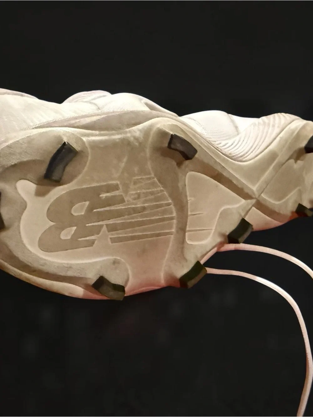 New Balance White Men's Baseball Cleats with Black Logo - Picture 6 of 8